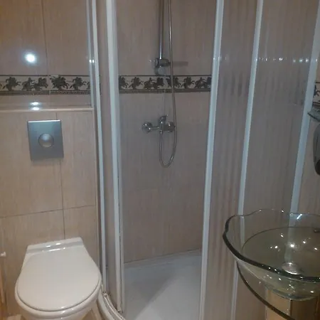 Lider Pop Hariton Appartement